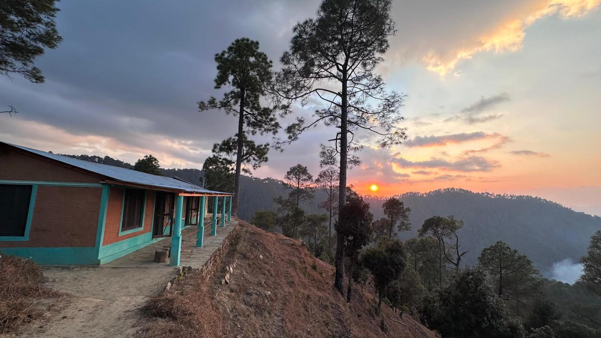 Joshi Cottage Binsar Ngoại thất bức ảnh