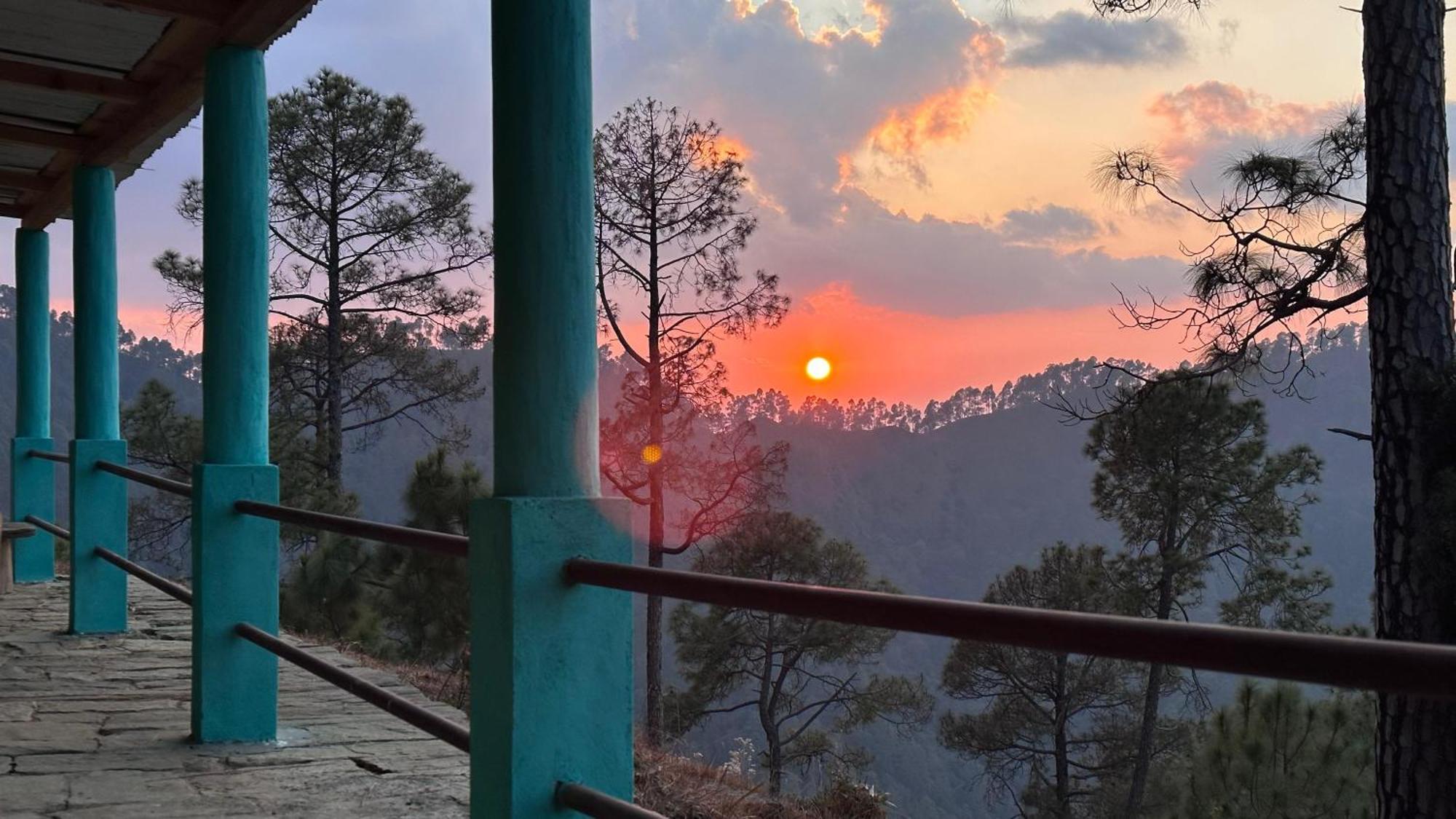 Joshi Cottage Binsar Ngoại thất bức ảnh